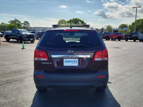 Used 2011 Kia Sorento 2WD w/ Convenience Pkg image 16