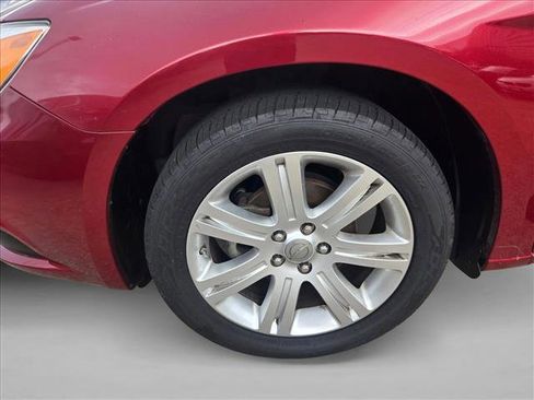 Used 2012 Chrysler 200 Touring FWD image 19