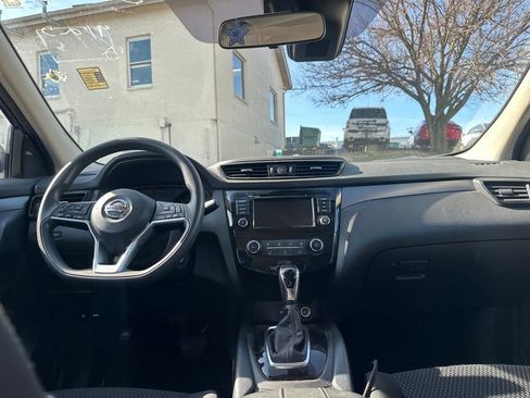 Used 2022 Nissan Rogue Sport S image 45