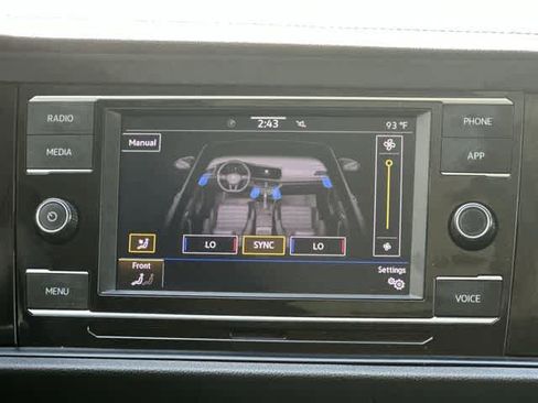 Used 2024 Volkswagen Jetta SE FWD image 15