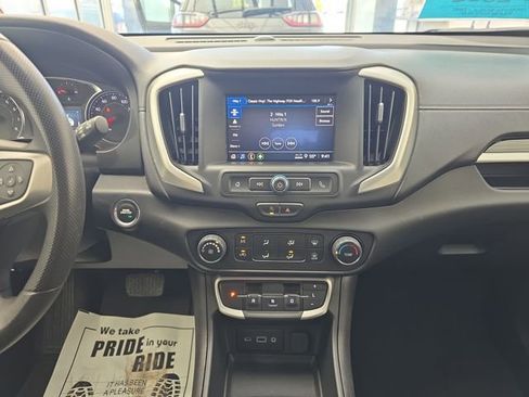Used 2024 GMC Terrain SLE image 17