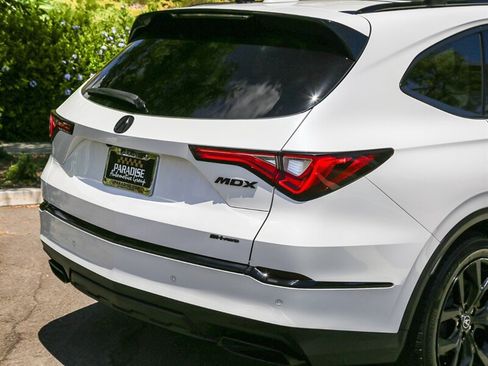 Used 2023 Acura MDX SH-AWD w/ Technology Package image 13
