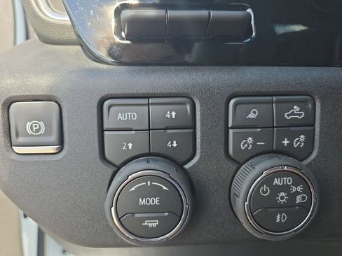 New 2026 Chevrolet Silverado 1500 High Country AWD/4WD image 26