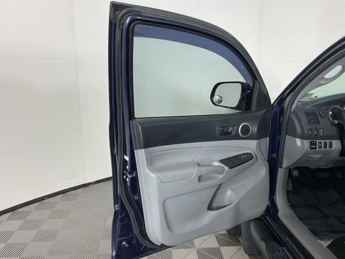 Used 2013 Toyota Tacoma PreRunner image 11