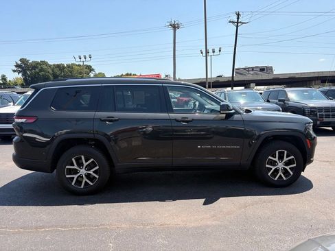 Used 2023 Jeep Grand Cherokee L Limited AWD/4WD image 9