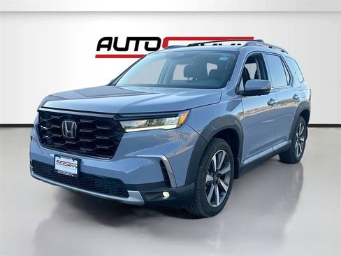 Used 2023 Honda Pilot Elite image 3