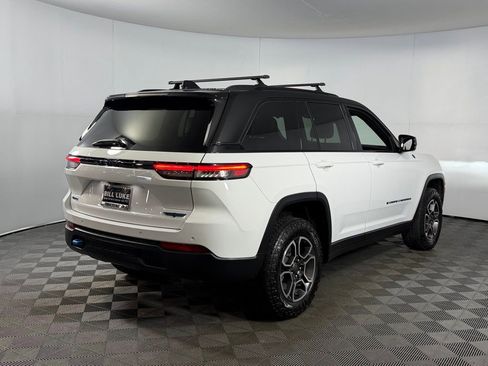 Used 2023 Jeep Grand Cherokee Trailhawk w/ Advanced Protech Group II AWD/4WD image 5