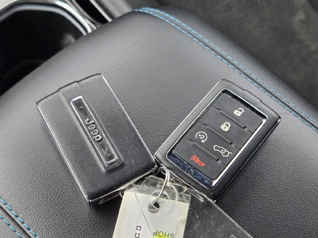 Certified 2022 Jeep Grand Cherokee Trailhawk AWD/4WD image 35