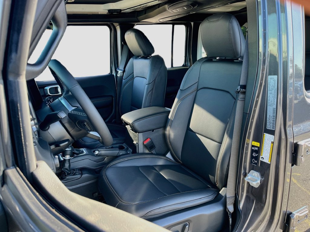 New 2027 Jeep Wrangler Unlimited Sahara AWD/4WD image 21