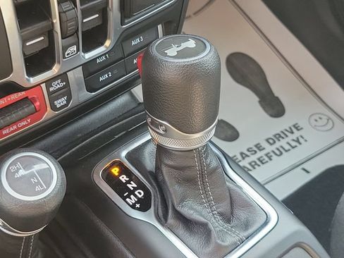 Used 2026 Jeep Wrangler Unlimited Rubicon AWD/4WD image 25