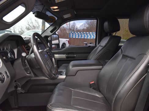 Used 2016 Ford F250 Lariat w/ Chrome Package image 16