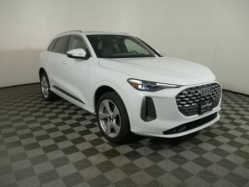 New 2025 Audi Q5 Premium Plus image 1