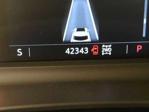 Used 2021 Cadillac XT5 Premium Luxury w/ LPO, Floor Liner Package AWD/4WD image 37