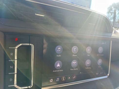 Used 2021 GMC Yukon XL Denali w/ Denali Premium Package image 33