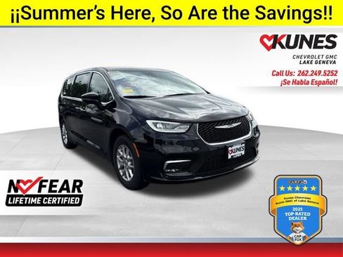 Used 2024 Chrysler Pacifica Touring-L FWD image 1