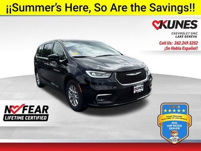 Used 2024 Chrysler Pacifica Touring-L