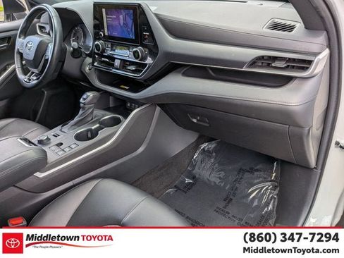 Used 2023 Toyota Highlander XSE AWD/4WD image 34