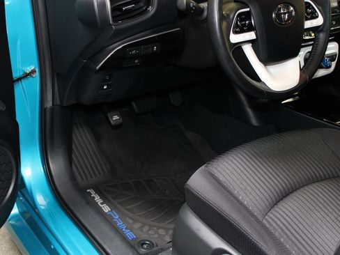 Used 2019 Toyota Prius Prime Plus FWD image 45