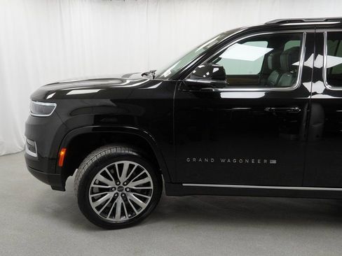 Certified 2024 Jeep Grand Wagoneer Series III w/ Rear Seat Video Group 1 image 17