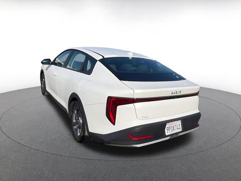 Used 2025 Kia K4 LXS image 11