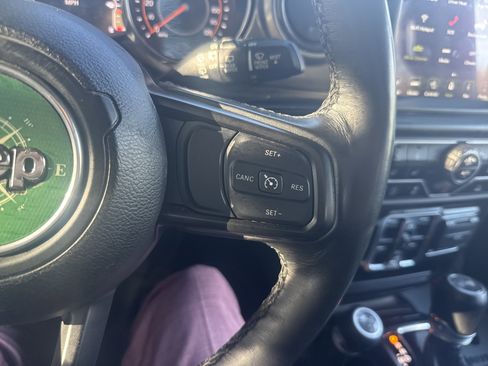 Used 2022 Jeep Wrangler Unlimited Sport image 19