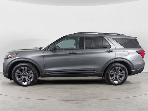 Used 2026 Ford Explorer Active w/ Active Comfort Package AWD/4WD image 8