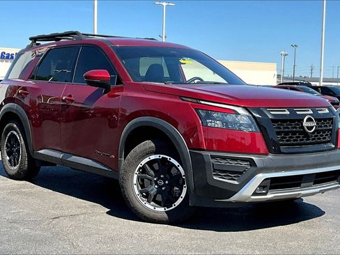 Used 2025 Nissan Pathfinder Rock Creek image 2