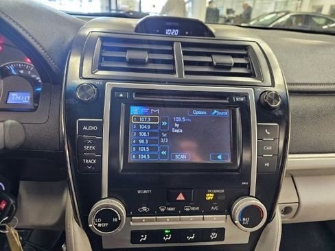 Used 2012 Toyota Camry LE image 21