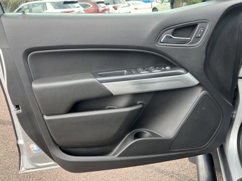 Used 2019 Chevrolet Colorado LT w/ LT Convenience Package image 11