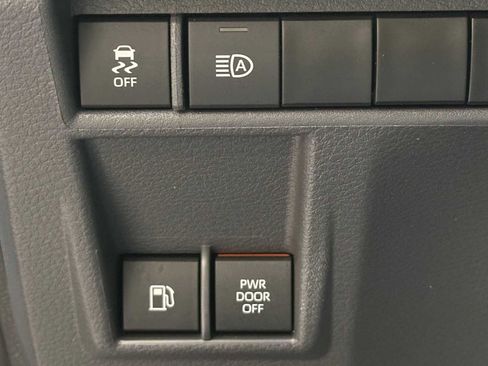 Used 2024 Toyota Sienna XSE AWD/4WD image 18