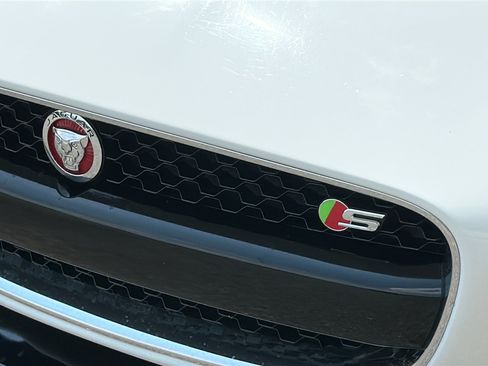 Used 2015 Jaguar F-TYPE S RWD image 6