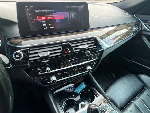 Used 2018 BMW 530e xDrive w/ Premium Package 2 AWD/4WD image 22