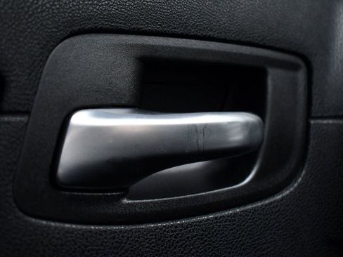 Used 2019 Chrysler 300 S image 21