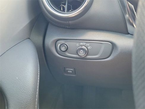 Certified 2022 Chevrolet Blazer LT image 17