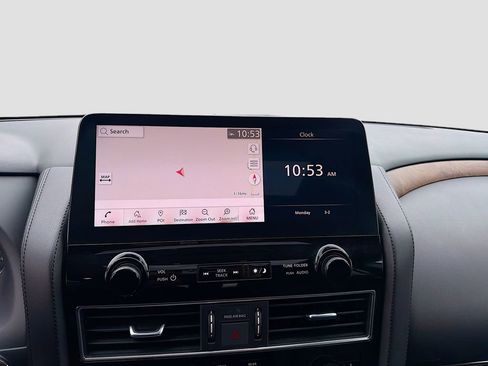 Used 2024 Nissan Armada SL image 35