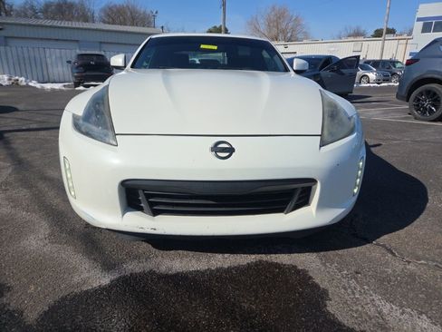 Used 2016 Nissan 370Z Sport Tech image 2