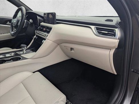 Used 2025 Genesis G70 2.5T image 15