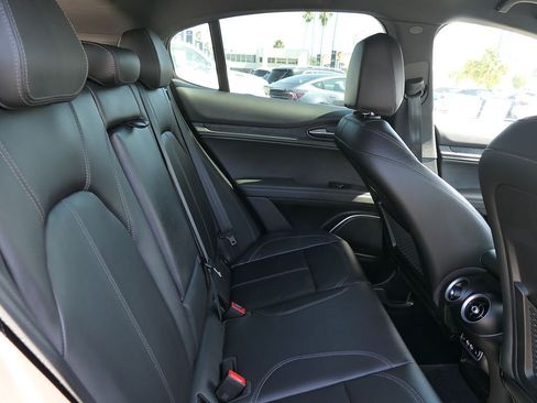 Used 2023 Alfa Romeo Stelvio Sprint RWD image 21