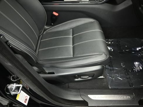 Used 2019 Land Rover Range Rover Velar S image 31