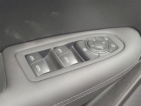 New 2025 Cadillac XT5 Luxury w/ LPO, Red Accent Package image 19