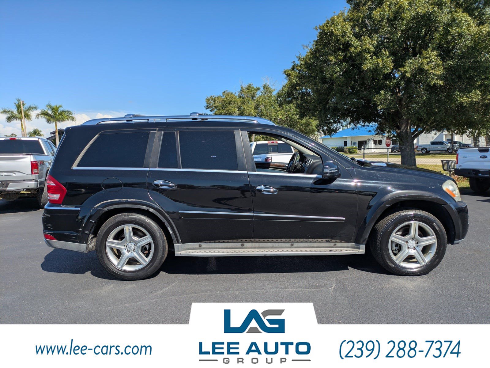 Used 2012 Mercedes-Benz GL 550 4MATIC image 2