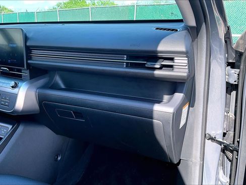 Used 2024 Hyundai Kona Limited image 17