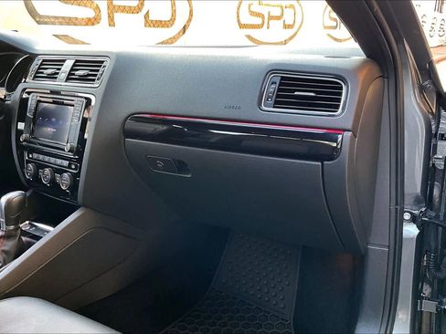 Used 2016 Volkswagen Jetta GLI SE image 18