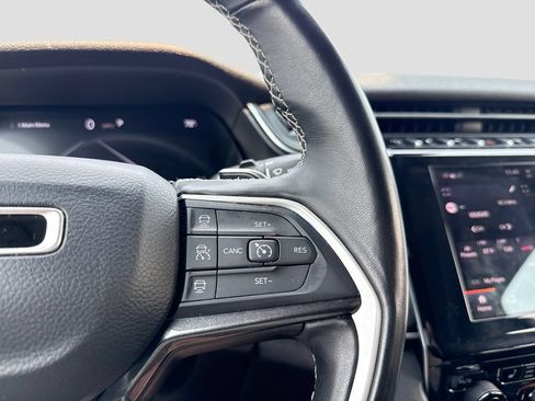 Used 2022 Jeep Grand Cherokee L Laredo w/ Luxury Tech Group I AWD/4WD image 17