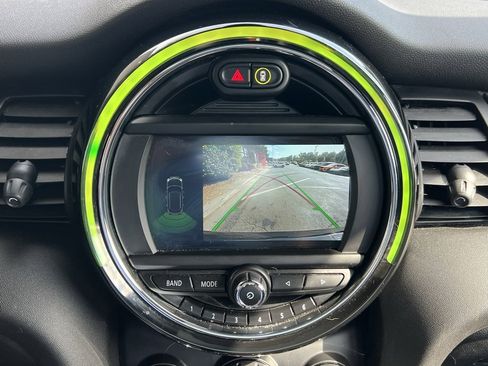 Used 2021 MINI Cooper 4-Door Hardtop image 45