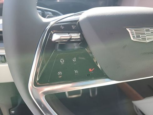 New 2026 Cadillac Vistiq Luxury AWD/4WD image 33