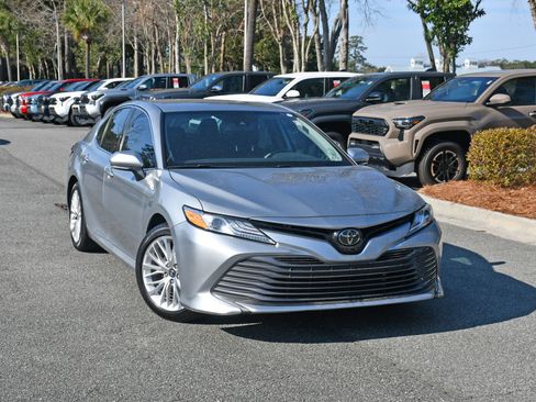 Certified 2020 Toyota Camry XLE image 6