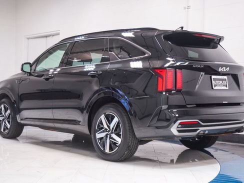 Used 2023 Kia Sorento S FWD image 29