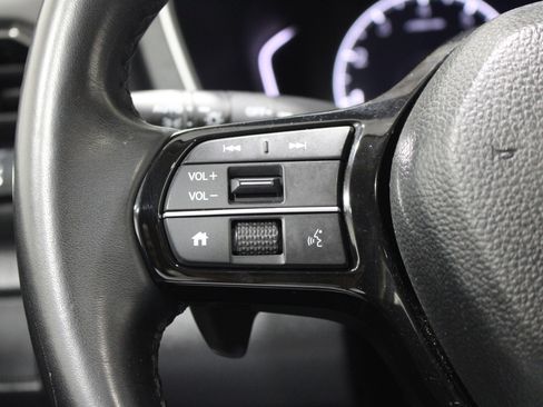 Used 2023 Honda Pilot Touring image 11