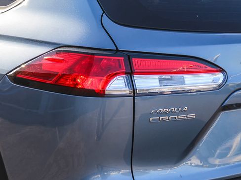 Used 2023 Toyota Corolla Cross L image 7